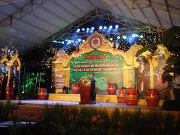 HỘI CHỢ LÚA GẠO VÀ XÚC TIẾN THƯƠNG MẠI – DU LỊCH GẮN VỚI LỄ HỘI OK-OM-BOK TỈNH TRÀ VINH NĂM 2013